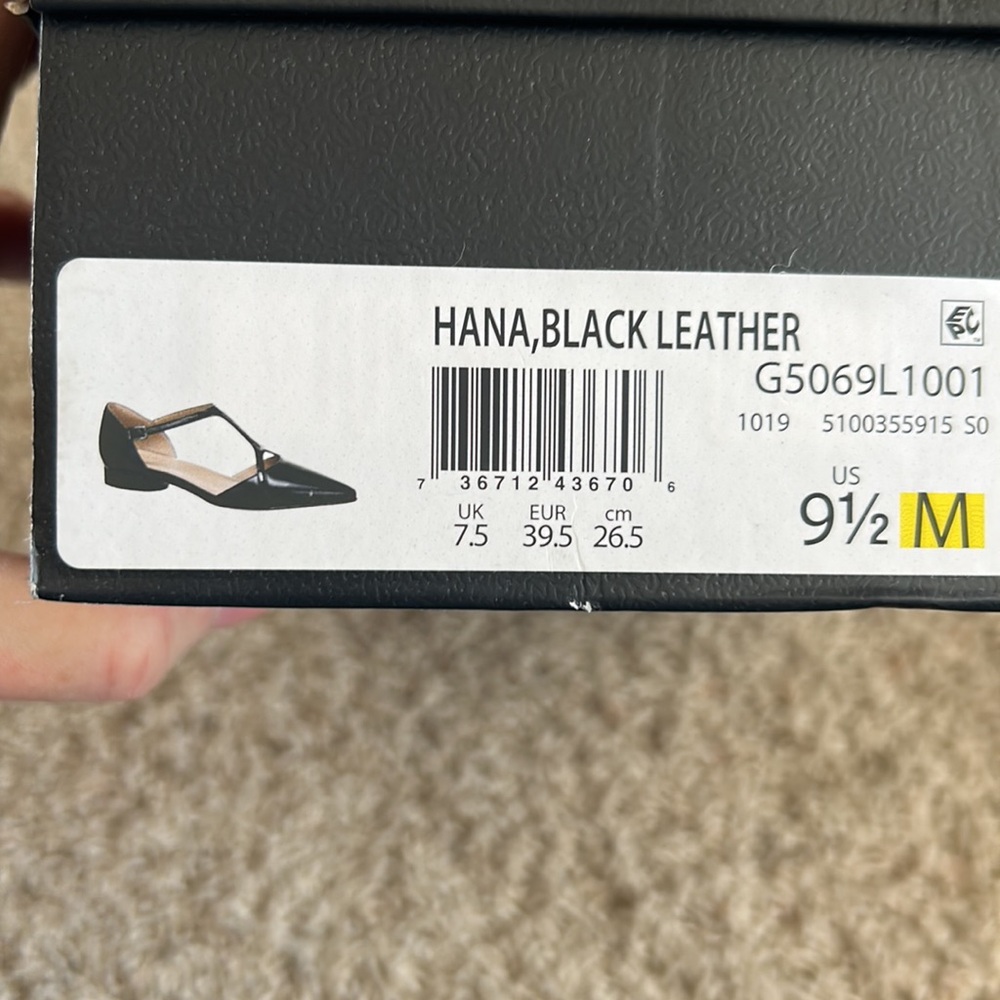 NATURALIZER⭐️Almost NEW🖤T-STRAP Pointed Black LEATHER FLATS. Worn ONCE 3 hours. - Picture 11 of 13